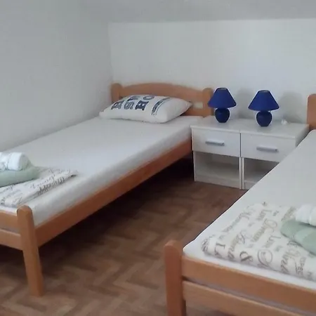 Apartament Sara.vir Vir
