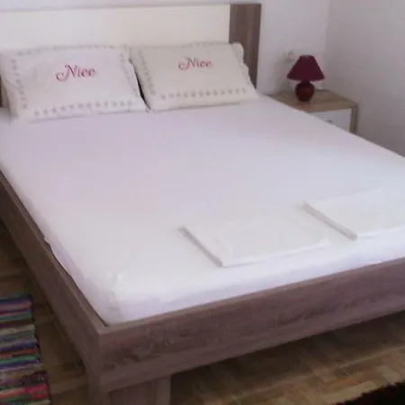 Apartament Sara.vir Vir